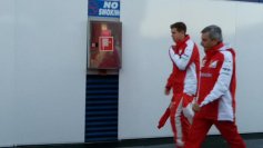 Lo más esperado, Vettel vestido de rojo