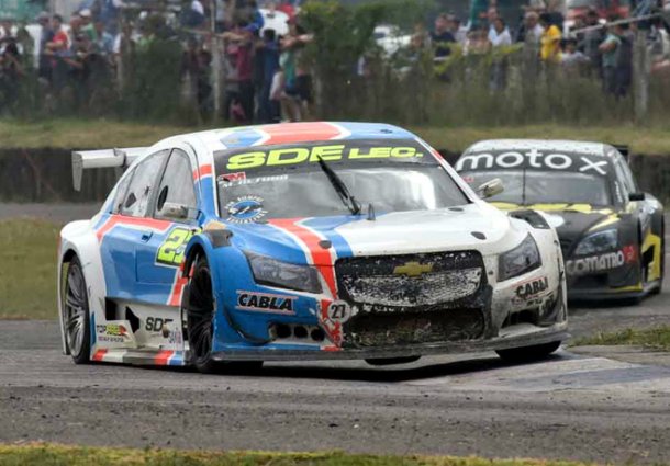 Los autos quedaron muy golpeados.