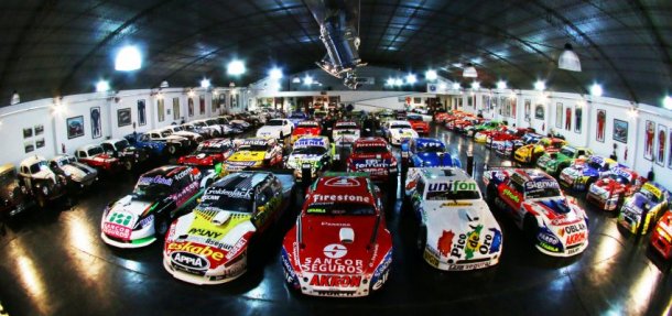 El sueño de todo fanatico, un museo de automovilismo.