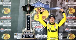 BELL SE QUEDO CON LA VICTORIA Y YA ESTAN LOS 12 PARA PELEAR POR EL TITULO 