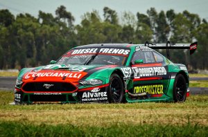 LAS 250 CARRERAS DE JHONNITO EN EL TURISMO CARRETERA 