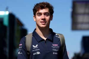 COLAPINTO LARGARA DESDE EL PUESTO 17 LA SPRINT Y VERSTAPPEN HIZO LA POLE 