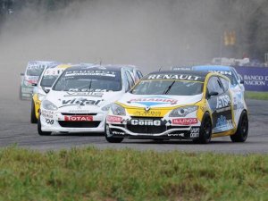 PERNÍA - CHAPUR: EN LA PISTA Y EN LA MESA