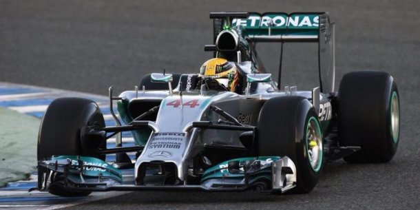 Lewis fue el mejor del dia