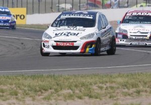 CAMPEONATO CALIENTE: WERNER GANO Y ROSSI ABANDONO 