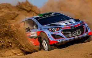 HAYDEN PADDON LIDERA EN CERDEÑA