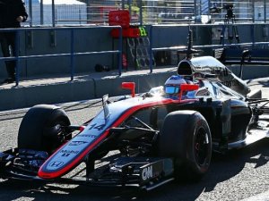McLAREN SE PREPARA