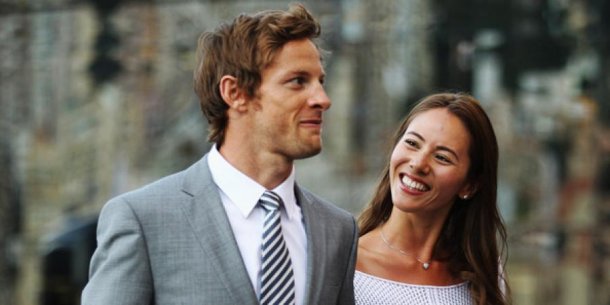 Button y su esposa.