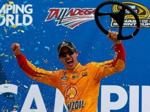 LOGANO MANDÓ EN TALLADEGA