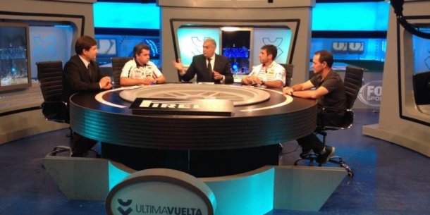 La mesa de Ultima Vuelta homenajeo al campeon