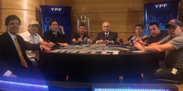 El campeon y la copa estuvieron en el programa donde terminan las carreras