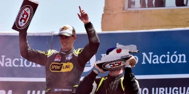 Imagen del recuerdo, Pernia en un podio de TC. El tano vuelve con todo