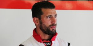 VUELVE PECHITO PERO NO EN EL MISMO AUTO 