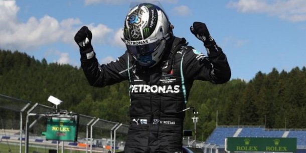 Gano Bottas y es el puntero del campeonato