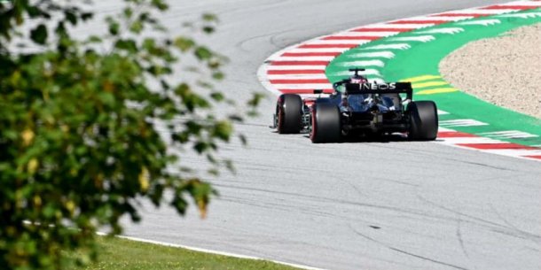 Hamilton gano de punta a punta en la segunda fecha del año.