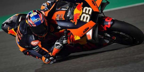 Gano Brad Binder en el Moto GP en Republica Checa