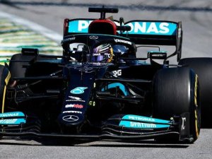 HAMILTON VOLVIÓ A LA VICTORIA EN BRASIL