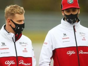 SCHUMACHER Y GIOVINAZZI PILOTOS RESERVA DE FERRARI EN EL 2022