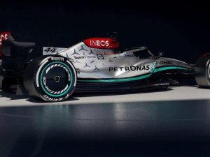 MERCEDES PRESENTÓ SU APUESTA PARA EL 2022