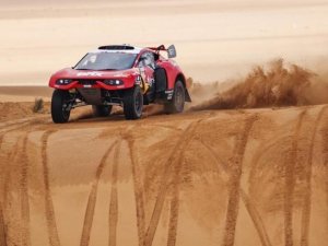 SEBASTIÁN LOEB GANÓ EN AUTOS