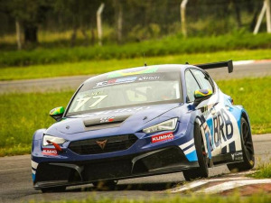 POLE POSITION PARA RAPHAEL REIS