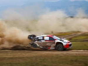 OGIER LIDERA AL FINAL DEL SÁBADO DEL RALLY DE KENIA