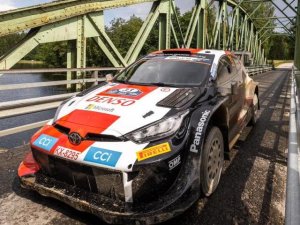 ELFYN EVANS CONTINÚA LIDERANDO EL RALLY DE FINLANDIA