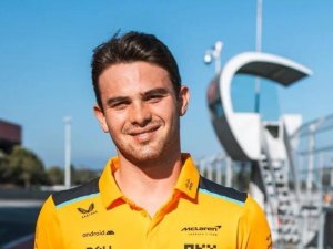 MCLAREN F1 SUMA A OWARD COMO PILOTO RESERVA