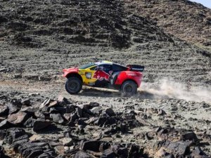 SEBASTIEN LOEB SE ADJUDICÓ LA VICTORIA EN LA ETAPA 4