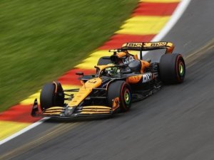 NORRIS SUPERÓ A VERSTAPPEN EN EL COMIENZO DEL GP DE BÉLGICA
