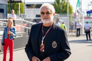 LA AUTOCRITICA DE BRIATORE