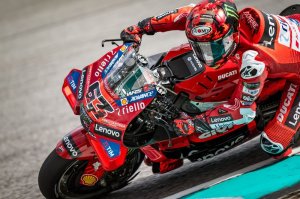 BAGNAIA BRILLA EN MALASIA: POLE Y VICTORIA EN LA SPRINT