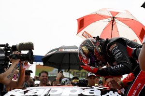 CANAPINO GANO SU SEXTA CARRERA EN EL AÑO 