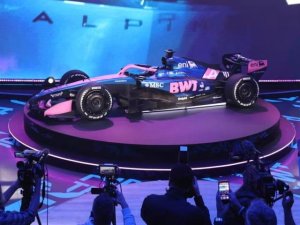 ALPINE PRESENTO EL A526