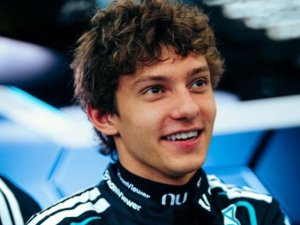 ANTONELLI REDONDE&Oacute; EL VIERNES PARA MERCEDES