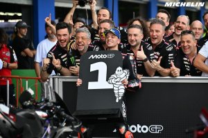 MARCO BEZZECCHI GANO LA PRIMERA CARRERA DEL A&Ntilde;O 