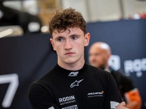 ALEX DUNNE FIRMA CON ALPINE PARA UNIRSE A SU ACADEMIA DE PILOTOS