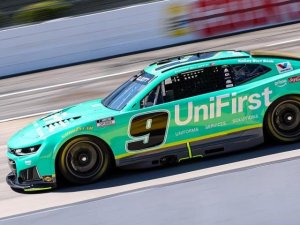 CHASE ELLIOTT LOGRO LA VICTORIA EN MARTINSVILLE